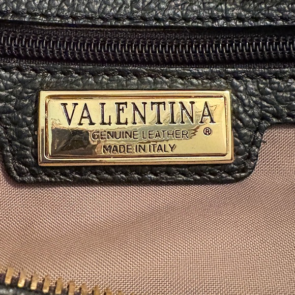 Beautiful and clean Valentina convertible leather bag. - Picture 5 of 9